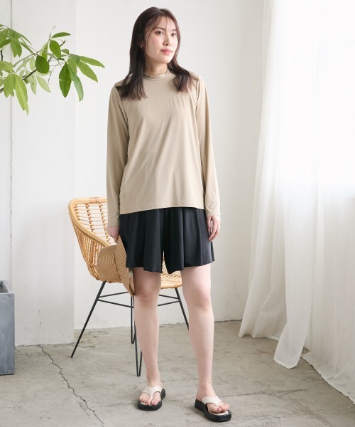 slattgir(スラットジール)の「高身長 ラッシュガードプルオーバー(UVカット・接触冷感・吸汗速乾)(トールサイズ)Essenave(ラッシュガード・レディース・ベージュ/グリーン・TM/TL/TLL/T3L/T4L/T5L)」の4枚目の写真