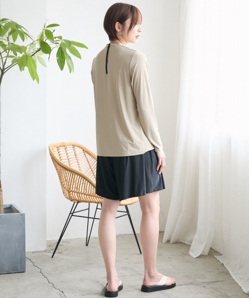slattgir(スラットジール)の「高身長 ラッシュガードプルオーバー(UVカット・接触冷感・吸汗速乾)(トールサイズ)Essenave(ラッシュガード・レディース・ベージュ/グリーン・TM/TL/TLL/T3L/T4L/T5L)」の9枚目の写真