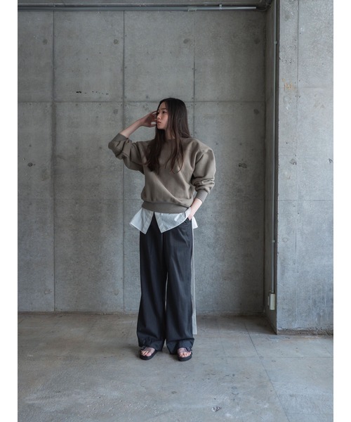 k3&co.（ケイスリーアンドコー）の「Squishy fleece top（スウェット・レディース・ブラック/ベージュ/ネイビー・ONE SIZE）」の19枚目の写真