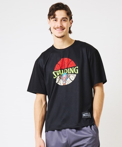 SPALDING（スポルディング）の「【SPALDING/スポルディング】Tシャツ ONE PIECE ヒトヒトの実 ボールプリント/吸水速乾機能・UVカット機能・アニメ半袖Tシャツ（Tシャツ/カットソー・メンズ・ブラック/ホワイト/レッド・MEDIUM/LARGE）」の2枚目の写真