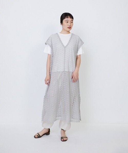 LOISIR(ロワズィール)の「【MTサイズ有り】コットンケミカルレーススリーブレスワンピース(ワンピース・レディース・ブラック/ライトグレー・M/MT)」の1枚目の写真