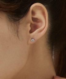 【 金属アレルギー対応 】デイジーフラワー ミニピアス サージカルステンレス(両耳用)