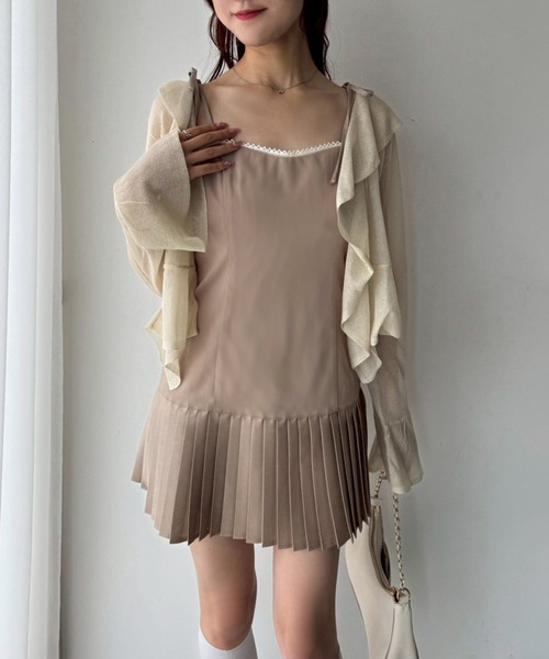 one after another NICE CLAUP（ワンアフターアナザーナイスクラップ）の「サイズ展開あり/裾プリーツキャミワンピース（ワンピース・レディース・ドット/ベージュ/ブラック/チャコールグレー・MEDIUM/SMALL）」の3枚目の写真