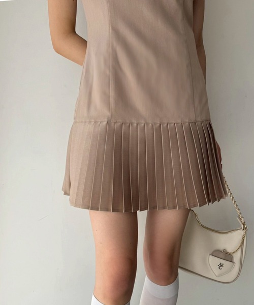 one after another NICE CLAUP（ワンアフターアナザーナイスクラップ）の「サイズ展開あり/裾プリーツキャミワンピース（ワンピース・レディース・ドット/ベージュ/ブラック/チャコールグレー・MEDIUM/SMALL）」の11枚目の写真