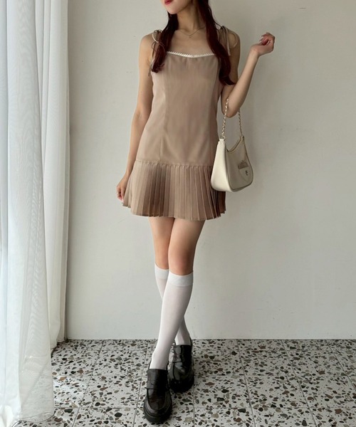 one after another NICE CLAUP（ワンアフターアナザーナイスクラップ）の「サイズ展開あり/裾プリーツキャミワンピース（ワンピース・レディース・ドット/ベージュ/ブラック/チャコールグレー・MEDIUM/SMALL）」の5枚目の写真