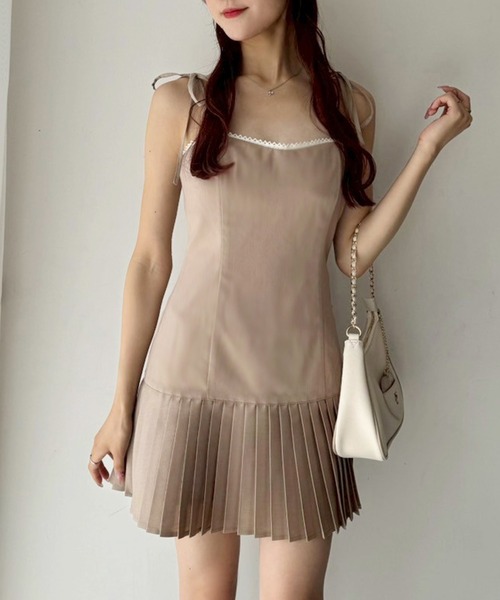 one after another NICE CLAUP（ワンアフターアナザーナイスクラップ）の「サイズ展開あり/裾プリーツキャミワンピース（ワンピース・レディース・ドット/ベージュ/ブラック/チャコールグレー・MEDIUM/SMALL）」の9枚目の写真