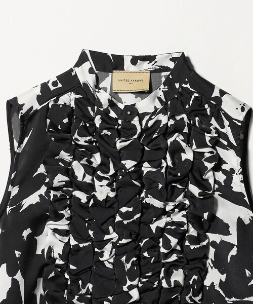 UNITED ARROWS(ユナイテッドアローズ)の「サテン フリル ブラウス ‐ウォッシャブル‐(シャツ/ブラウス・レディース・レッド/ホワイト/その他1・FREE)」の15枚目の写真