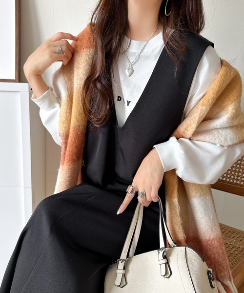 classicalelf(クラシカルエルフ)の「「1枚で2通り」着こなし自由自在♪ 深Uネック2wayワンピース(ワンピース・レディース・ブラウン/ブラック・LARGE/MEDIUM/SMALL/X-LARGE)」の8枚目の写真