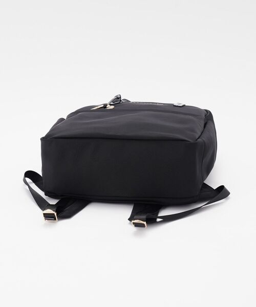 LANVIN en Bleu(ランバンオンブルー)の「マルク ハートカラビナリュック(バックパック/リュック・レディース・キャメル/ブラック/チャコールグレー・FREE)」の4枚目の写真