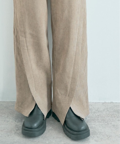 kirakiraShop(キラキラショップ)の「裏起毛 コーデュロイ フロント スリット パンツ(その他パンツ・レディース・チャコール/ブラック/ベージュ・M/L/XL)」の12枚目の写真