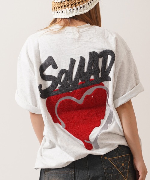 1111clothing(ワンフォークロージング)の「ハートサガラ刺繍 スウェットTシャツ / Heart Sagara Embroidery Sweatshirt T-Shirt(Tシャツ/カットソー・メンズ・ブラック系1/ブラック系2/ホワイト系1/ホワイト系2・M/L/XL)」の1枚目の写真