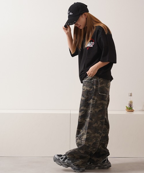 1111clothing(ワンフォークロージング)の「ハートサガラ刺繍 スウェットTシャツ / Heart Sagara Embroidery Sweatshirt T-Shirt(Tシャツ/カットソー・メンズ・ブラック系1/ブラック系2/ホワイト系1/ホワイト系2・M/L/XL)」の8枚目の写真
