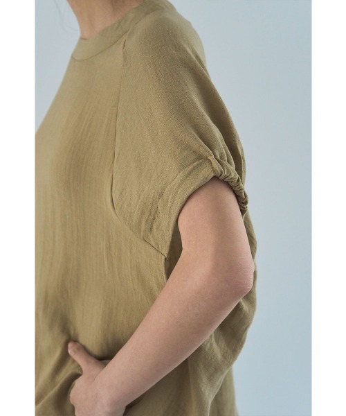 marjour（マージュール）の「LINEN BLEND TOPS（Tシャツ/カットソー・レディース・ブラック/ベージュ・M）」の3枚目の写真