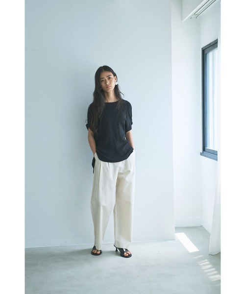 marjour（マージュール）の「LINEN BLEND TOPS（Tシャツ/カットソー・レディース・ブラック/ベージュ・M）」の11枚目の写真