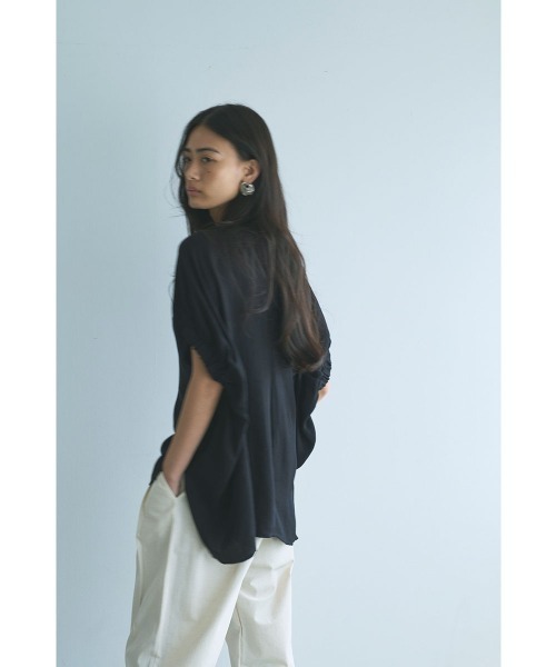 marjour（マージュール）の「LINEN BLEND TOPS（Tシャツ/カットソー・レディース・ブラック/ベージュ・M）」の13枚目の写真