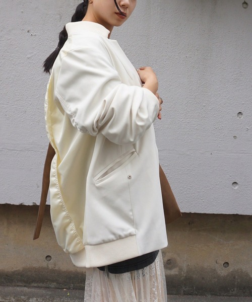 Ameri（アメリ）の「MILITARY DOCKING COLLARLESS JACKET（ミリタリージャケット・レディース・カーキ/アイボリー/ブラウン・FREE）」の2枚目の写真