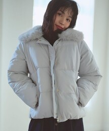 Feroux（フェルゥ）の「ファーカラー付き・ダウン見え中綿 ジャケット（ダウンベスト）」