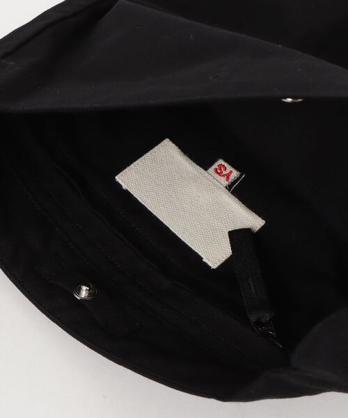 yoko sakamoto（ヨーコサカモト）の「【YOKO SAKAMOTO】 RESEARCHER BAG - MEDIUM（ショルダーバッグ・メンズ・ブラック・FREE）」の4枚目の写真