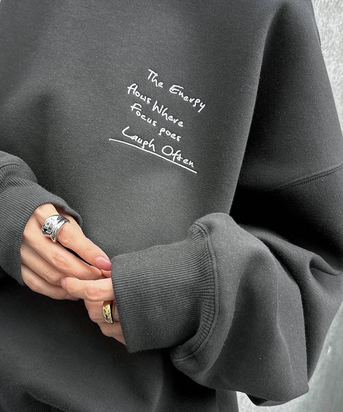 andme（アンドミー）の「裏起毛メッセージロゴ刺繍スウェットトップス（スウェット・レディース・スミクロ/オートミール/キナリ・M/L）」の9枚目の写真