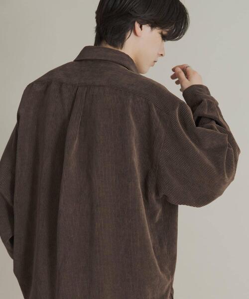SENSE OF PLACE by URBAN RESEARCH（センスオブプレイスバイアーバンリサーチ）の「『ユニセックス』ウォッシュドコーデュロイロングスリーブシャツ（シャツ/ブラウス・メンズ・グリーン/ブラック/ライトベージュ/ブラウン・LARGE/MEDIUM）」の6枚目の写真
