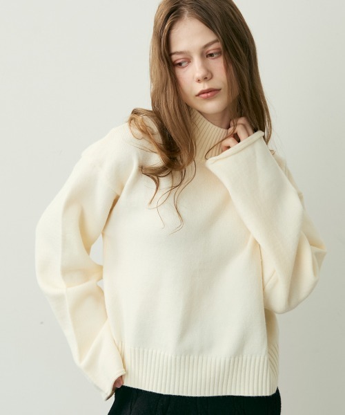 Clum（クルム）の「フレアスリーブカットオフクロップド丈ニットセーター（ニット/セーター・レディース・アイボリー/レッド/オフホワイト/グレー・FREE）」の7枚目の写真