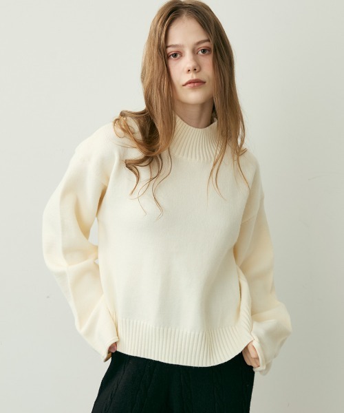 Clum（クルム）の「フレアスリーブカットオフクロップド丈ニットセーター（ニット/セーター・レディース・アイボリー/レッド/オフホワイト/グレー・FREE）」の8枚目の写真