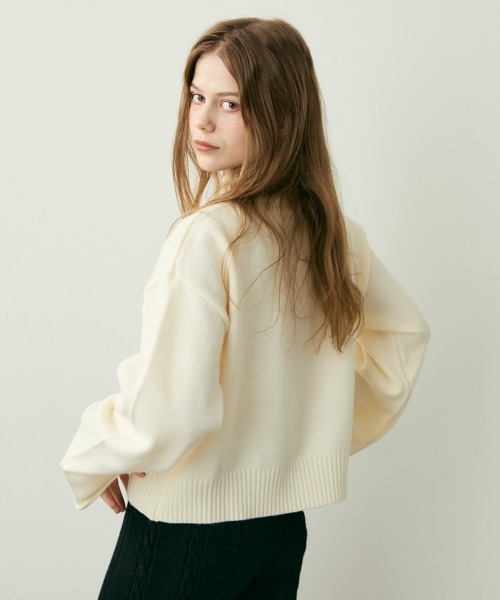 Clum（クルム）の「フレアスリーブカットオフクロップド丈ニットセーター（ニット/セーター・レディース・アイボリー/レッド/オフホワイト/グレー・FREE）」の11枚目の写真