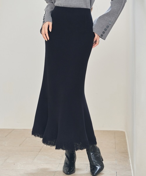 SAISON DE PAPILLON（セゾンドパピヨン）の「マーメイド裾フリンジニットロングスカート（スカート・レディース・ブラック/チョコ/グレー・L/M/S）」の2枚目の写真