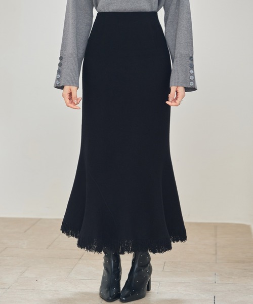 SAISON DE PAPILLON（セゾンドパピヨン）の「マーメイド裾フリンジニットロングスカート（スカート・レディース・ブラック/チョコ/グレー・L/M/S）」の4枚目の写真