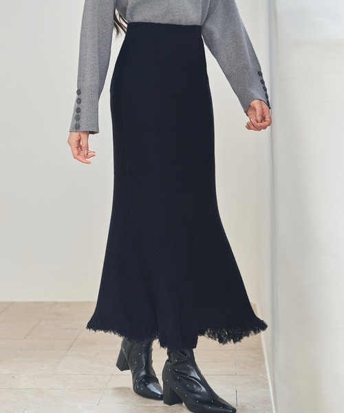 SAISON DE PAPILLON（セゾンドパピヨン）の「マーメイド裾フリンジニットロングスカート（スカート・レディース・ブラック/チョコ/グレー・L/M/S）」の5枚目の写真