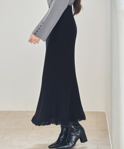 SAISON DE PAPILLON（セゾンドパピヨン）の「マーメイド裾フリンジニットロングスカート（スカート・レディース・ブラック/チョコ/グレー・L/M/S）」の6枚目の写真