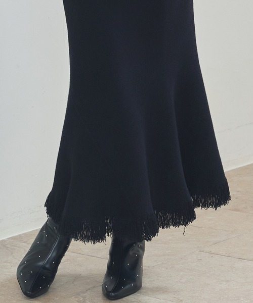 SAISON DE PAPILLON（セゾンドパピヨン）の「マーメイド裾フリンジニットロングスカート（スカート・レディース・ブラック/チョコ/グレー・L/M/S）」の12枚目の写真
