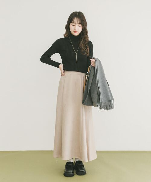 ITEMS URBANRESEARCH（アイテムズ アーバンリサーチ）の「『静電気防止』フェイクスエードタックフレアスカート（スカート・レディース・ブラウン/ブラウン系その他/ベージュ系その他・FREE）」の6枚目の写真