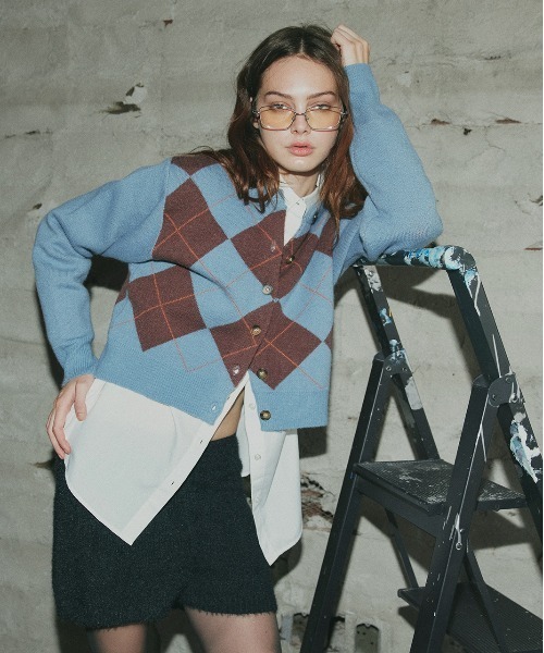 ad thie(アドティエ)の「アーガイル ニットカーディガン(ニット/セーター・レディース・ブルー/グレー/ブラウン・FREE)」の7枚目の写真