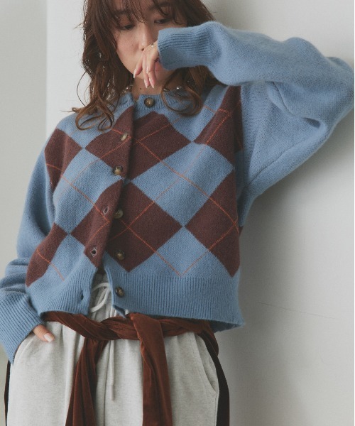 ad thie(アドティエ)の「アーガイル ニットカーディガン(ニット/セーター・レディース・ブルー/グレー/ブラウン・FREE)」の14枚目の写真