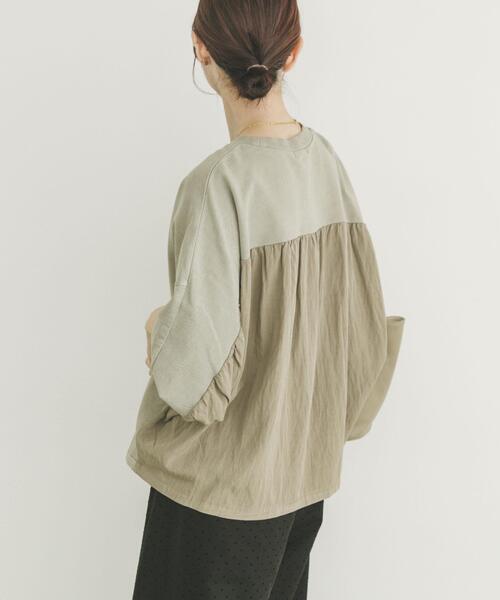 ITEMS URBANRESEARCH（アイテムズ アーバンリサーチ）の「裏毛ドッキングプルオーバー（Tシャツ/カットソー・レディース・モカ/ライトベージュ/ブラック・FREE）」の2枚目の写真