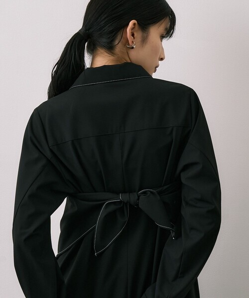 UNITED TOKYO(ユナイテッドトウキョウ)の「Scarf Wrapped Shirt Dress|ウォッシャブル/オフィスカジュアル/オケージョン系/防シワ/抗ピリング/細見え/春服(ワンピース・レディース・グレー系その他/ブラック/マルチ・1/2)」の15枚目の写真