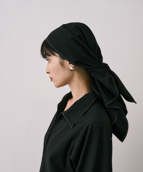 UNITED TOKYO(ユナイテッドトウキョウ)の「Scarf Wrapped Shirt Dress|ウォッシャブル/オフィスカジュアル/オケージョン系/防シワ/抗ピリング/細見え/春服(ワンピース・レディース・グレー系その他/ブラック/マルチ・1/2)」の18枚目の写真