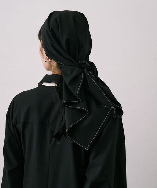 UNITED TOKYO(ユナイテッドトウキョウ)の「Scarf Wrapped Shirt Dress|ウォッシャブル/オフィスカジュアル/オケージョン系/防シワ/抗ピリング/細見え/春服(ワンピース・レディース・グレー系その他/ブラック/マルチ・1/2)」の19枚目の写真