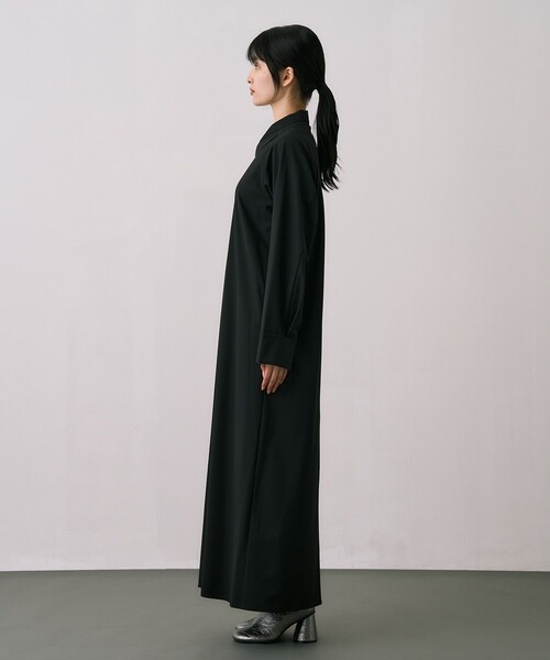 UNITED TOKYO(ユナイテッドトウキョウ)の「Scarf Wrapped Shirt Dress|ウォッシャブル/オフィスカジュアル/オケージョン系/防シワ/抗ピリング/細見え/春服(ワンピース・レディース・グレー系その他/ブラック/マルチ・1/2)」の22枚目の写真