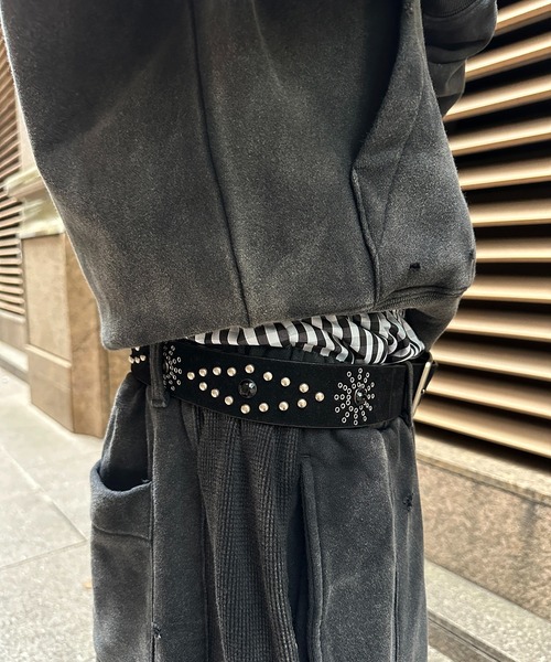 kutir（クティール）の「STUDS FAUX SUEDE DESIGN BELT／スタッズフェイクスエードデザインベルト（ベルト・メンズ・ブラック・FREE）」の11枚目の写真