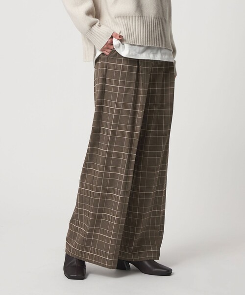 A DAY IN THE LIFE UNITED ARROWS(アデイインザライフユナイテッドアローズ)の「裏起毛 タックワイドパンツ‐ウォッシャブル‐<A DAY IN THE LIFE>(その他パンツ・レディース・その他1/その他3/オフホワイト/ブラック・S/M)」の4枚目の写真