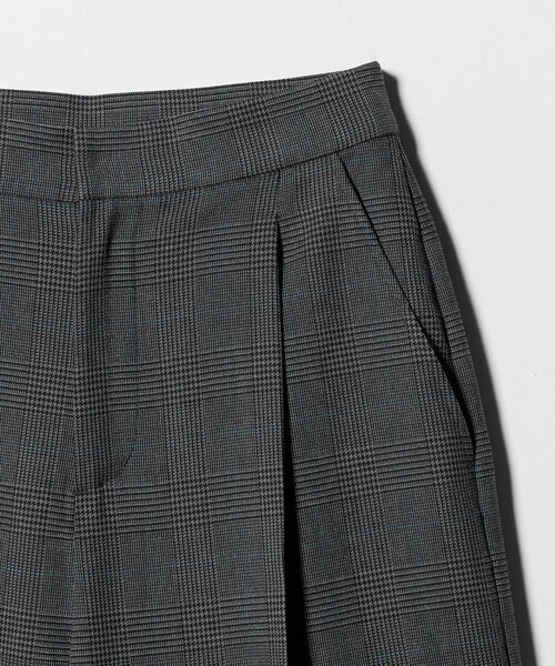 A DAY IN THE LIFE UNITED ARROWS(アデイインザライフユナイテッドアローズ)の「裏起毛 タックワイドパンツ‐ウォッシャブル‐<A DAY IN THE LIFE>(その他パンツ・レディース・その他1/その他3/オフホワイト/ブラック・S/M)」の6枚目の写真