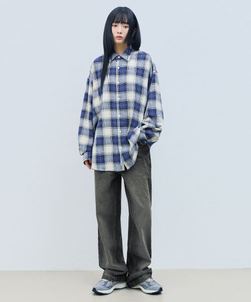 F.ILLUMINATE(フィルミネイト)の「ブラシドストレートデニムパンツ-インディゴ(デニムパンツ・レディース・その他・SMALL/MEDIUM/LARGE)」の5枚目の写真
