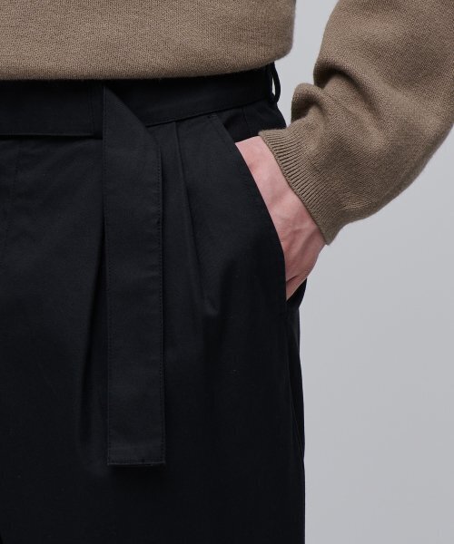 MUSINSA STANDARD（ムシンサスタンダード）の「セミバルーンベルト付きチノパンツ[ブラック]（その他パンツ・メンズ・その他・30/31/28/29/27/26/42）」の8枚目の写真
