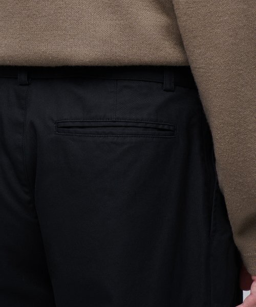 MUSINSA STANDARD（ムシンサスタンダード）の「セミバルーンベルト付きチノパンツ[ブラック]（その他パンツ・メンズ・その他・30/31/28/29/27/26/42）」の9枚目の写真