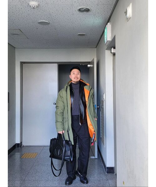 MUSINSA STANDARD（ムシンサスタンダード）の「セミバルーンベルト付きチノパンツ[ブラック]（その他パンツ・メンズ・その他・30/31/28/29/27/26/42）」の17枚目の写真
