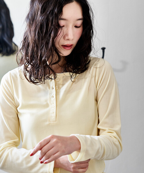FREAK'S STORE(フリークスストア)の「<新色追加>ベロアジャージ ヘンリーネック トップス(Tシャツ/カットソー・レディース・ライトグレー/ブラウン/ブラック/ワインレッド/レモンイエロー・フリ-)」の18枚目の写真