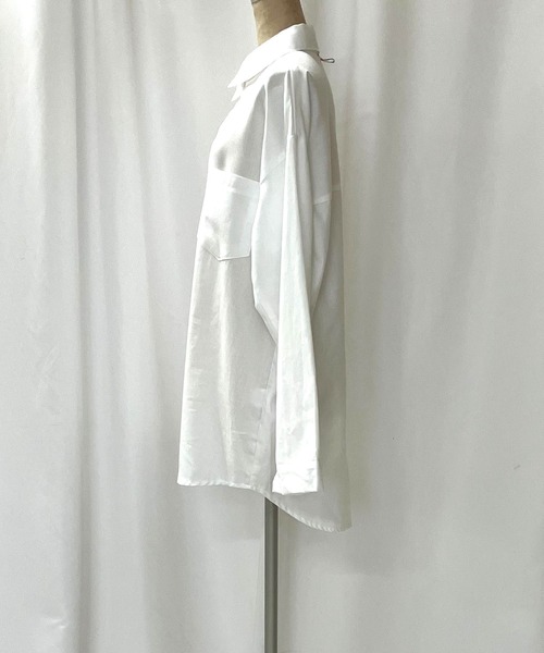 Q(キュー)の「トリコロールスリットシャツ(シャツ/ブラウス・レディース・ホワイト/オフホワイト・MEDIUM)」の4枚目の写真