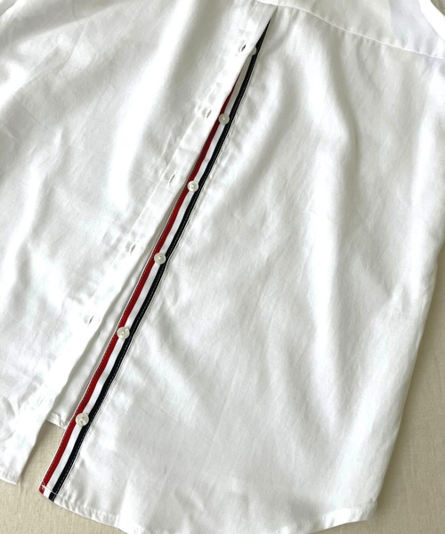 Q(キュー)の「トリコロールスリットシャツ(シャツ/ブラウス・レディース・ホワイト/オフホワイト・MEDIUM)」の7枚目の写真